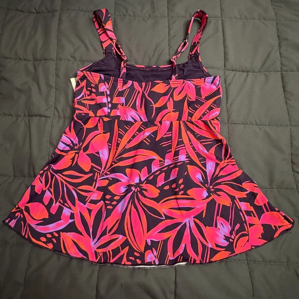 Flutter Scoop Neck Tankini - Size: Extra Small - NWT